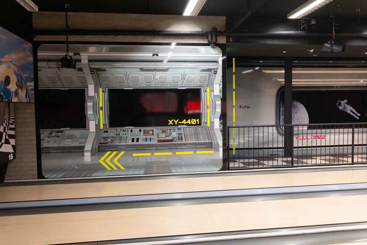 Bowlingbahn mit Bedienkonsole im XXL Sportcenter Duisburg
